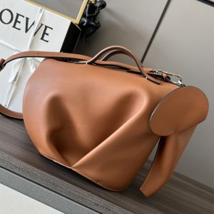 Loewe Large Elephant Bag In Classic Calfskin Brown