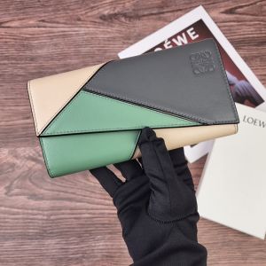 Loewe Large Puzzle Continental Wallet In Classic Calfskin Green/Apricot