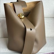 Loewe Medium Pebble Bucket Bag In Mellow Calfskin Khaki