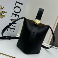 Loewe Mini Pebble Bucket Bag In Grained Calfskin Black